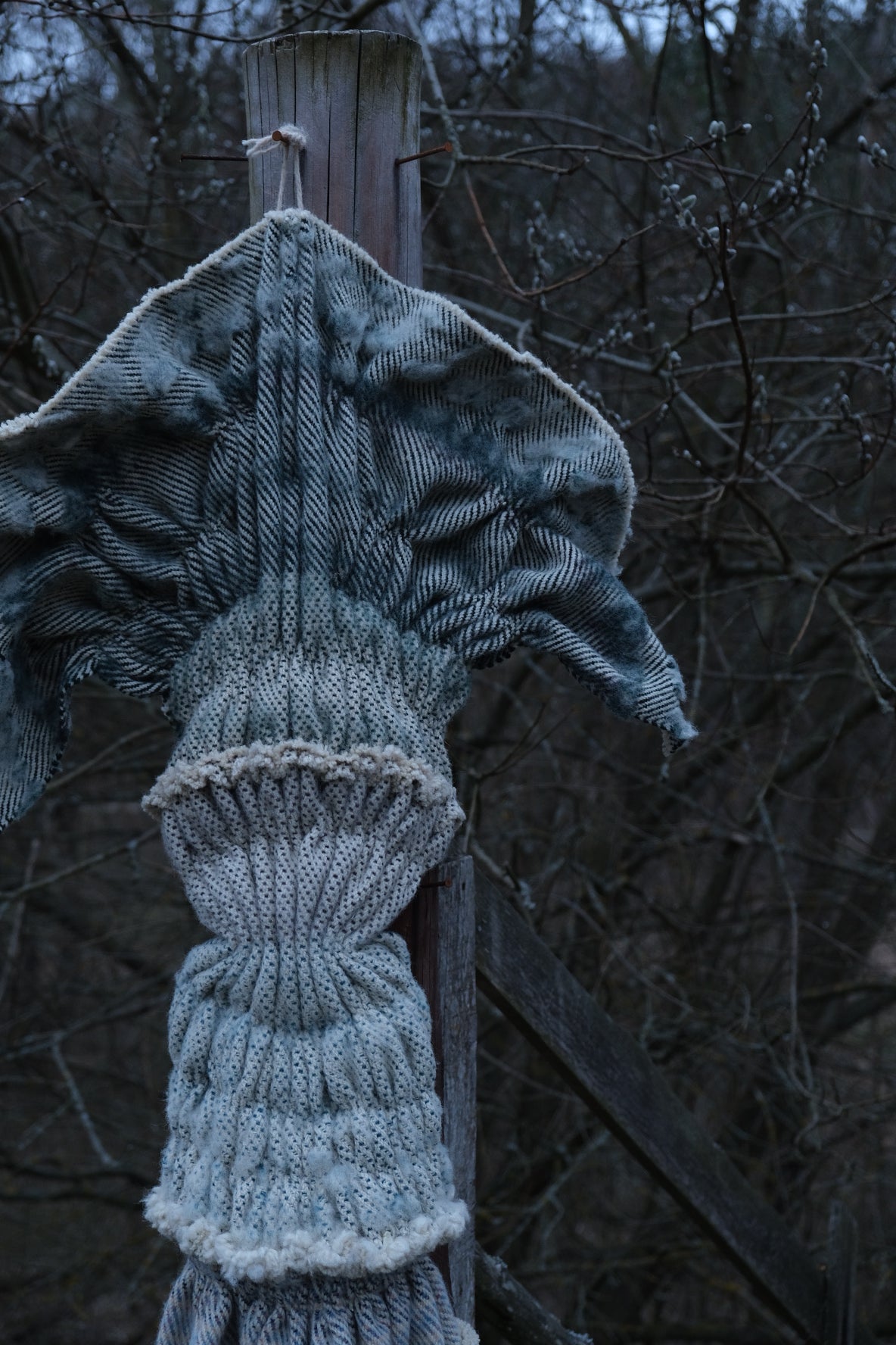 nástěnný objekt z vlny TOTEM